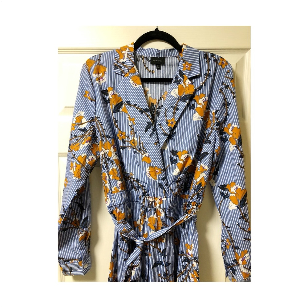 Striped & patterned dress shirt. Size XL.